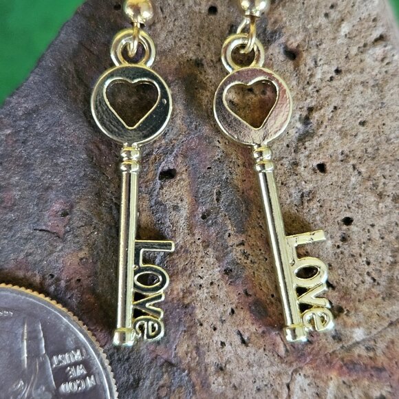 💖🗝️L-O-V-E "SPELLed" Out💖🗝️Key Earrings - NWOT💖🗝️ - Picture 5 of 6